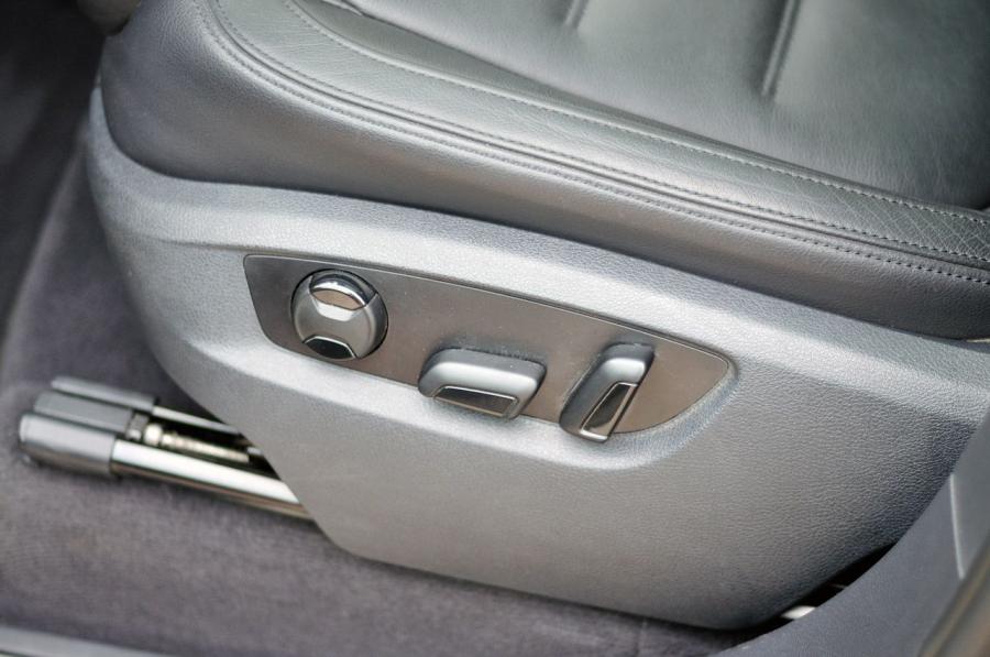  Volkswagen Touareg Hybrid 2012 года  (фото 7 из 42)